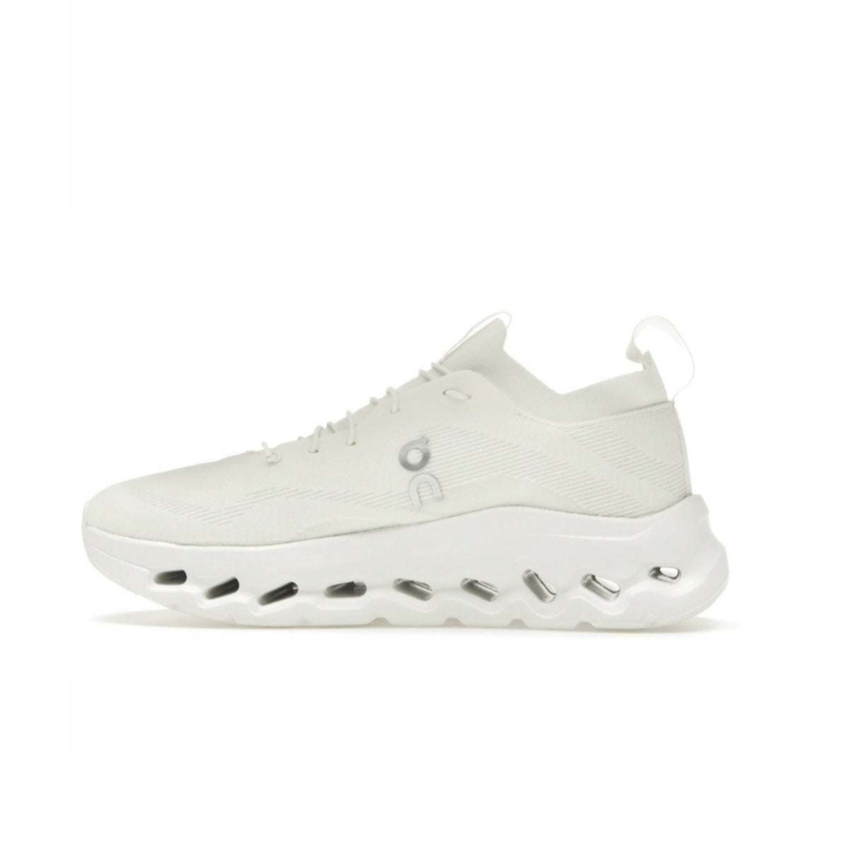 on running cloudtilt loewe All white