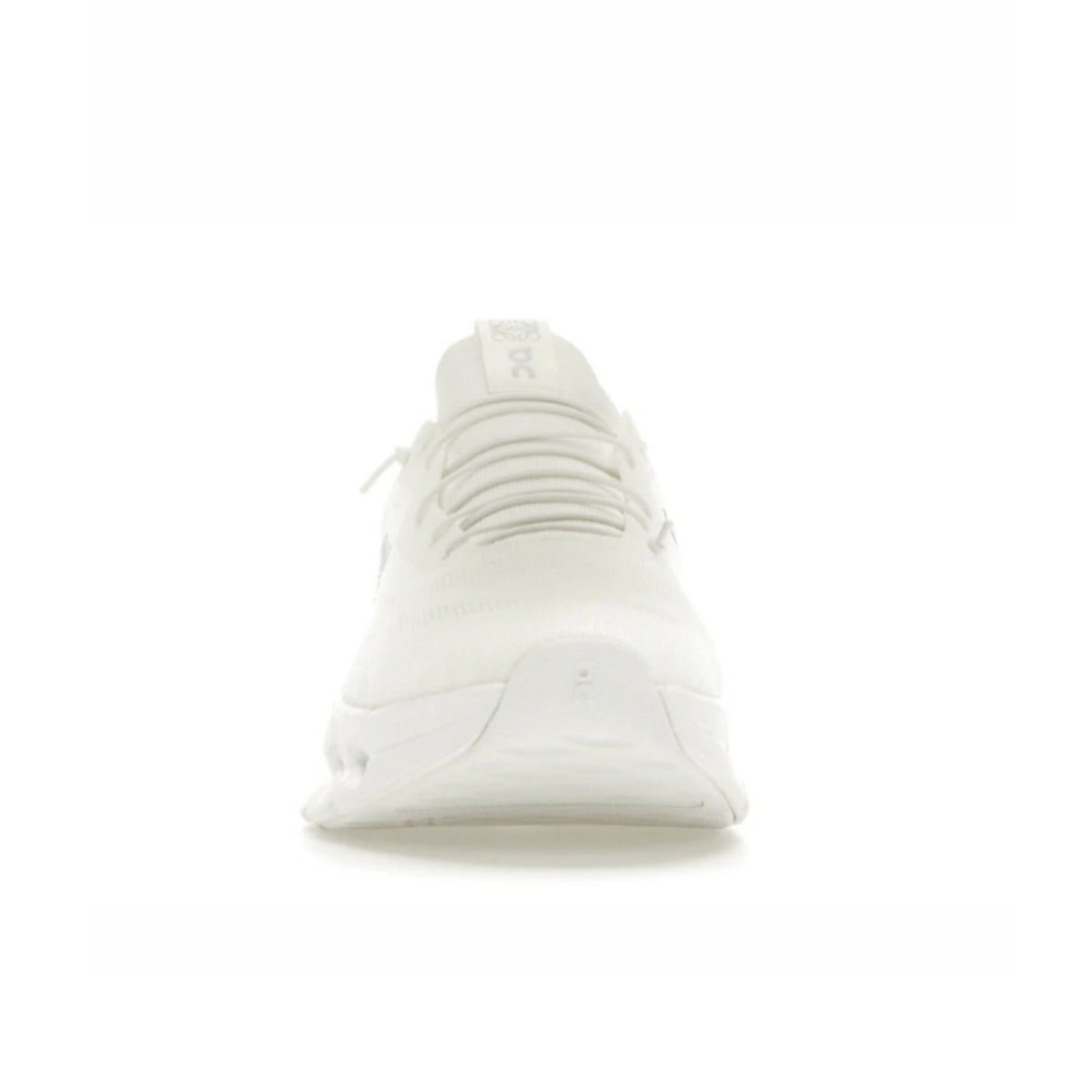 on running cloudtilt loewe All white