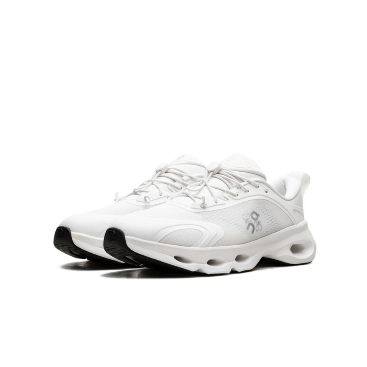 On cloud running Solo X loewe shoes in white