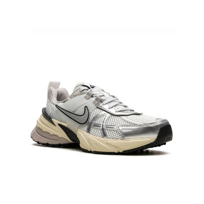 Nike v2k run puor platinum metallic silver