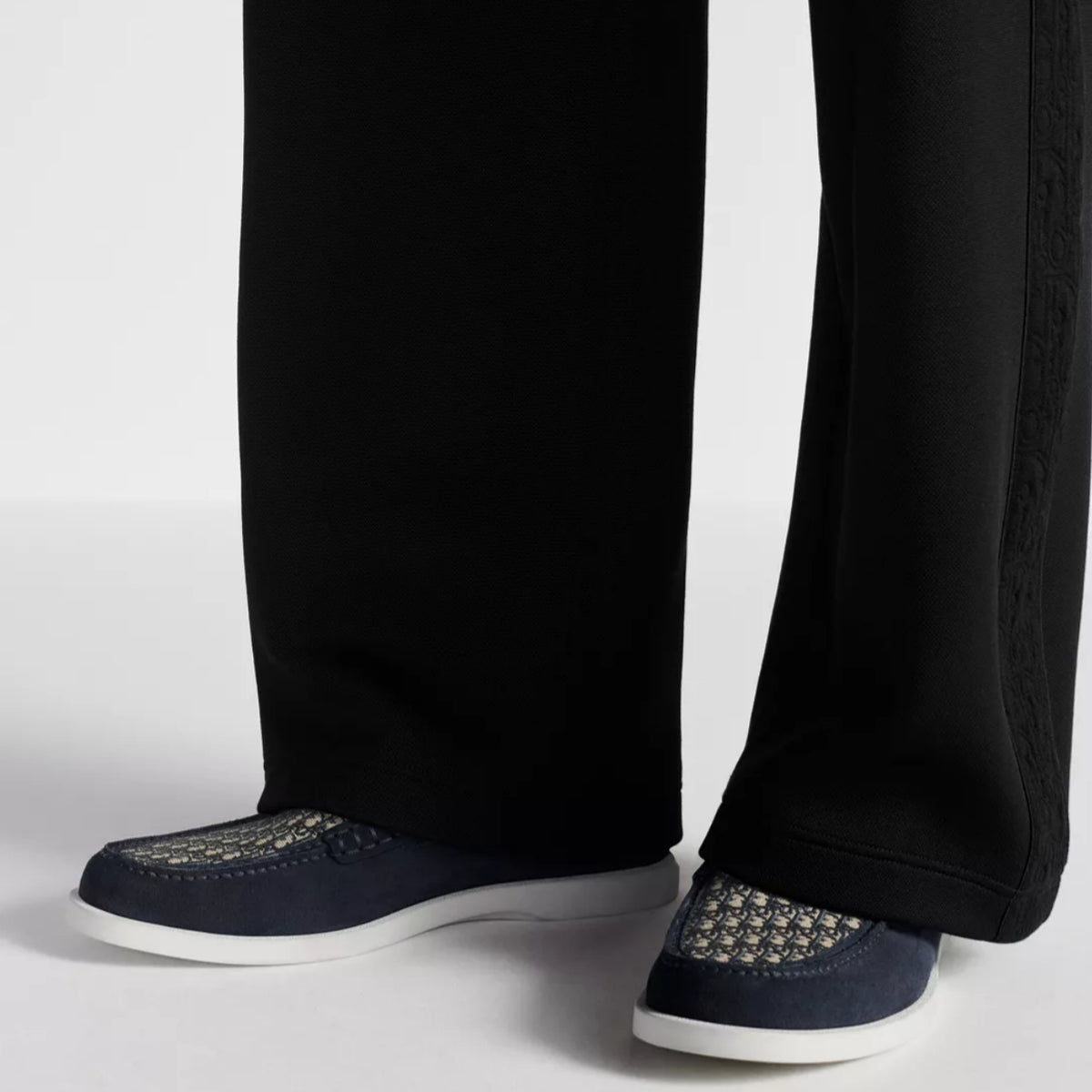 Dior Granville Loafer
Navy Blue Suede with Beige and Black Dior Oblique Jacquard
