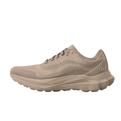 alo yoga  runner gravel