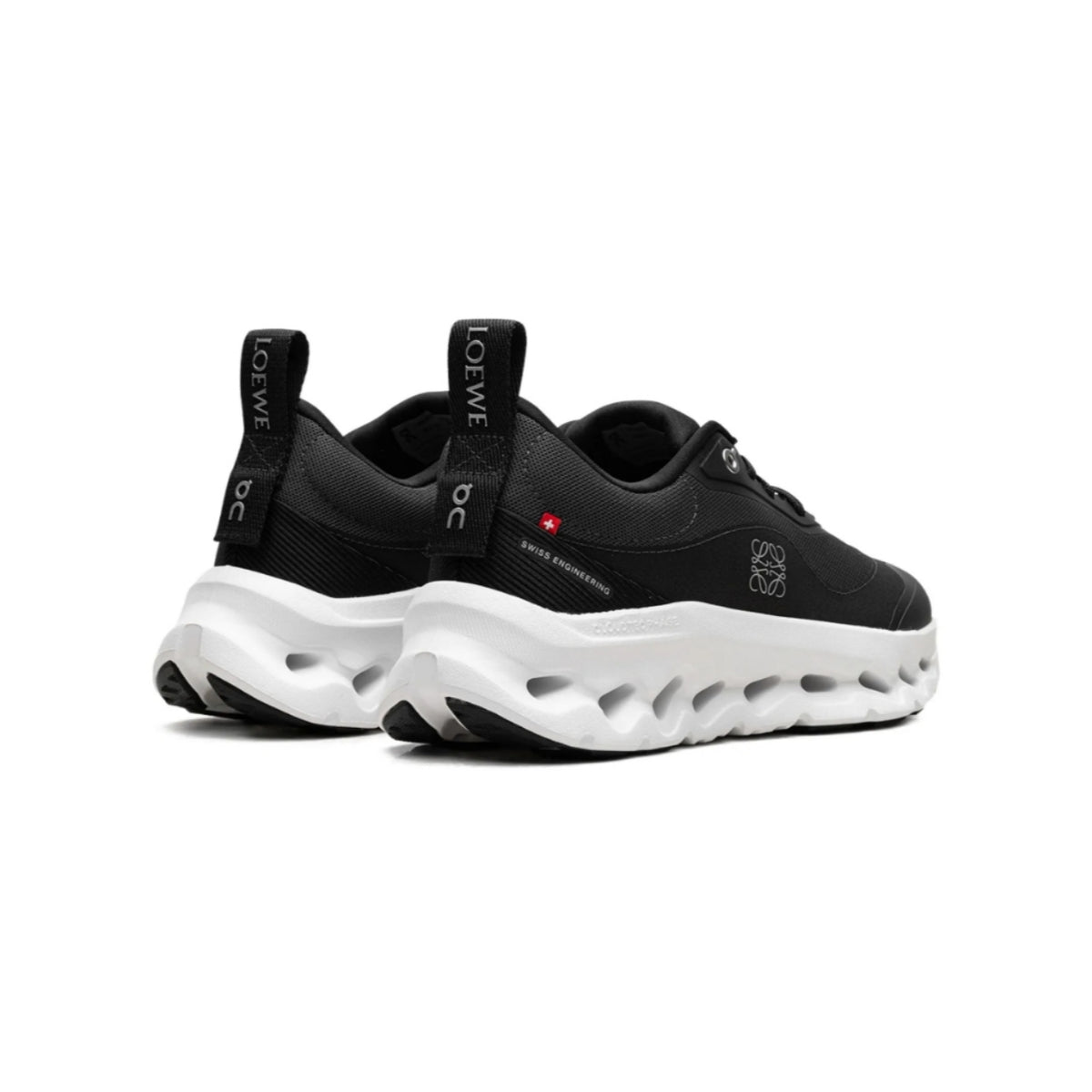 ON RUNNING CLOUDTILT 2
LOEWE BLACK