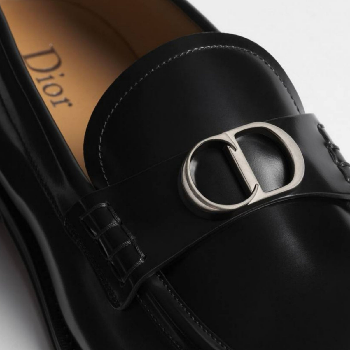 Dior Granville Loafer
Black Polished Calfskin