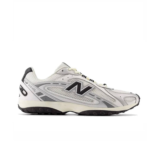 New Balance 204L
Silver Metallic Black sneakers