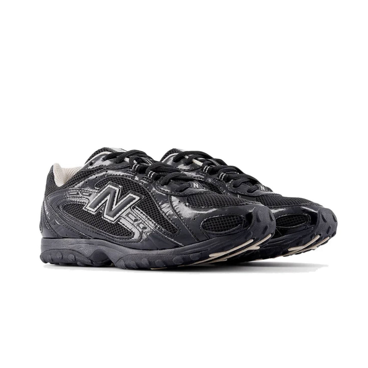New Balance 204L
Black Timberwolf sneakers