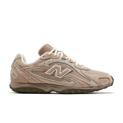 New Balance 204L
Mushroom Arid Stone sneakers