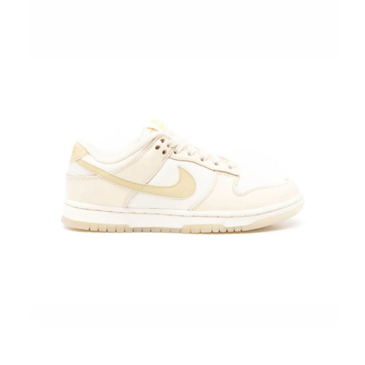 Nike dunk low metallic gold