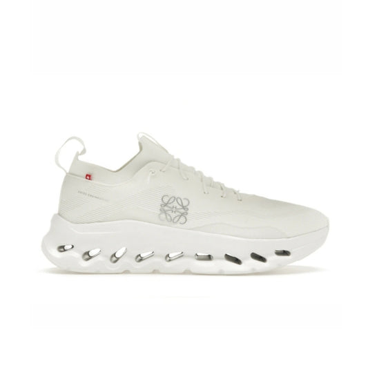 on running cloudtilt loewe All white